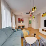 Premium Penthouse E51 3 Bedrooms And 2 Bathrooms 103qm Parking Free アパート *