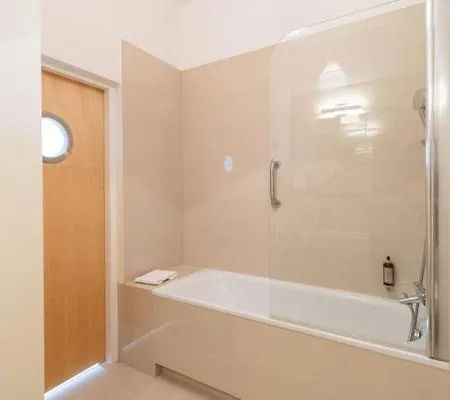 Premium Penthouse E51 3 Bedrooms And 2 Bathrooms 103qm Parking Free