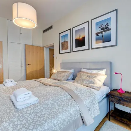Premium Penthouse E51 3 Bedrooms And 2 Bathrooms 103qm Parking Free